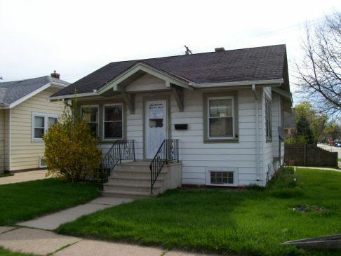 2601 Cottonwood Ct, Racine, WI 53402