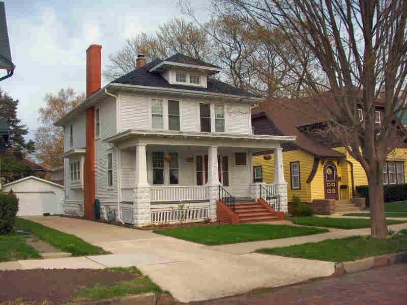 1715 College Ave., Racine, WI 53403