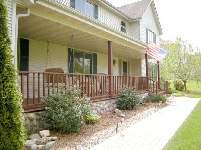 N2W28791 Sylvan Tr., Delafield, WI 53188