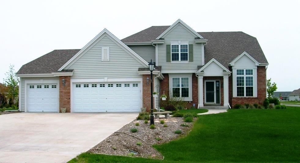 808 Sutton Dr., Eagle, WI 53119
