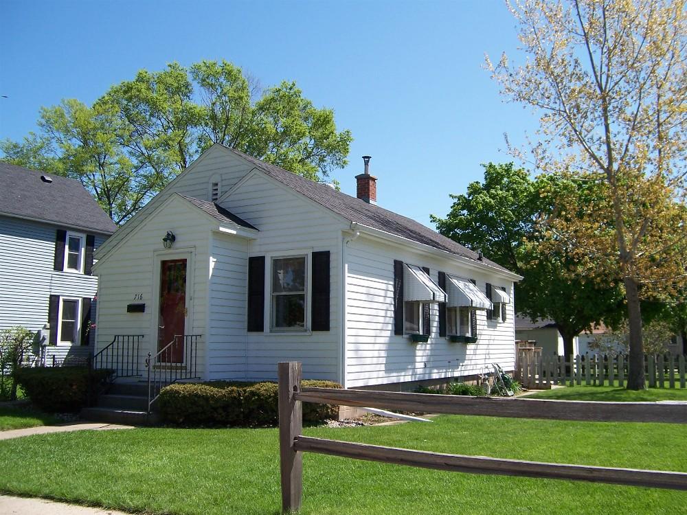716 N 23rd St, La Crosse, WI 54601