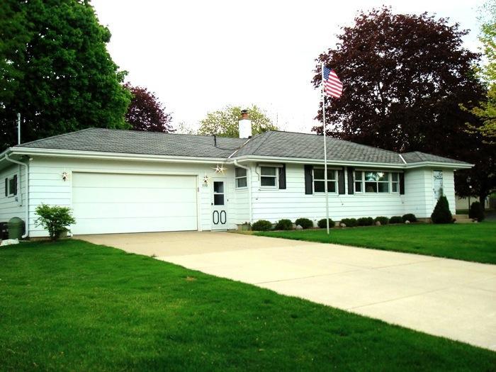 3130 W Rochelle Ave., Glendale, WI 53209