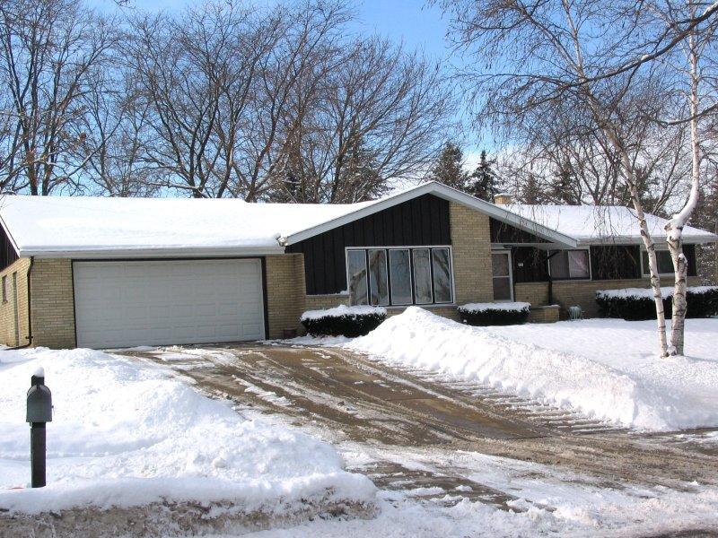 131 Summit St., Hartford, WI 53027