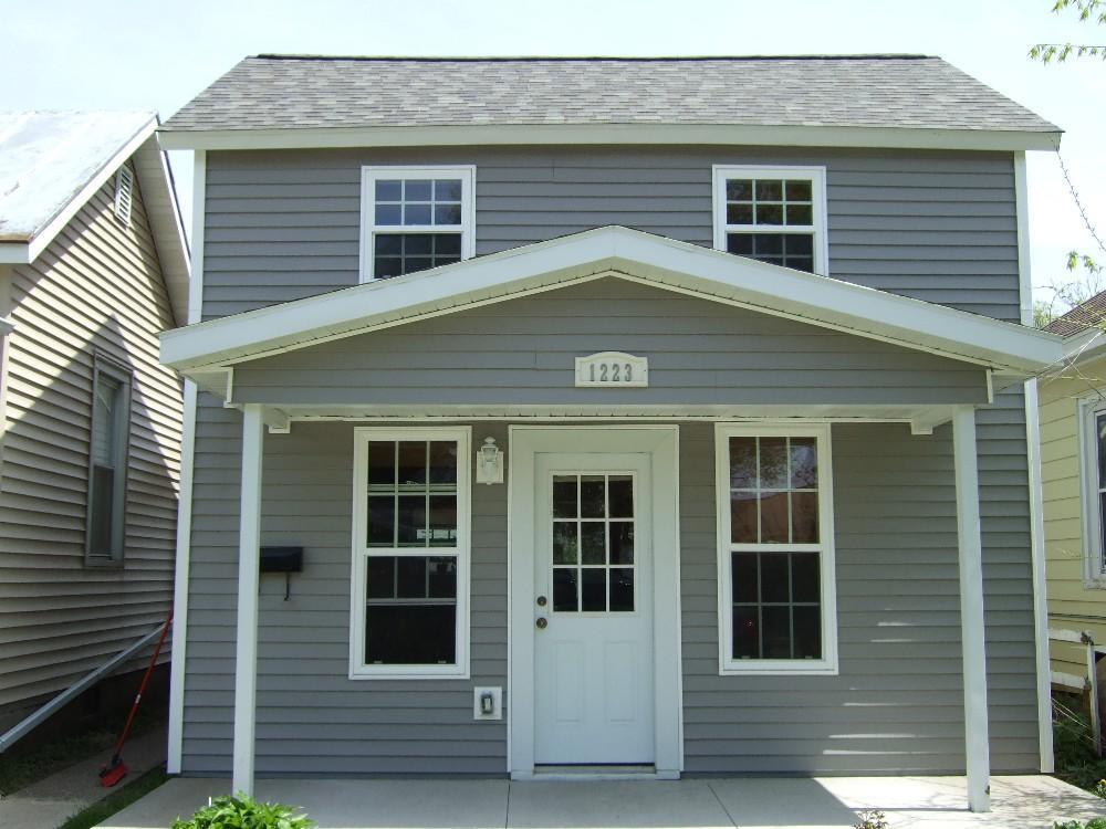 1223 S 4th St., La Crosse, WI 54601