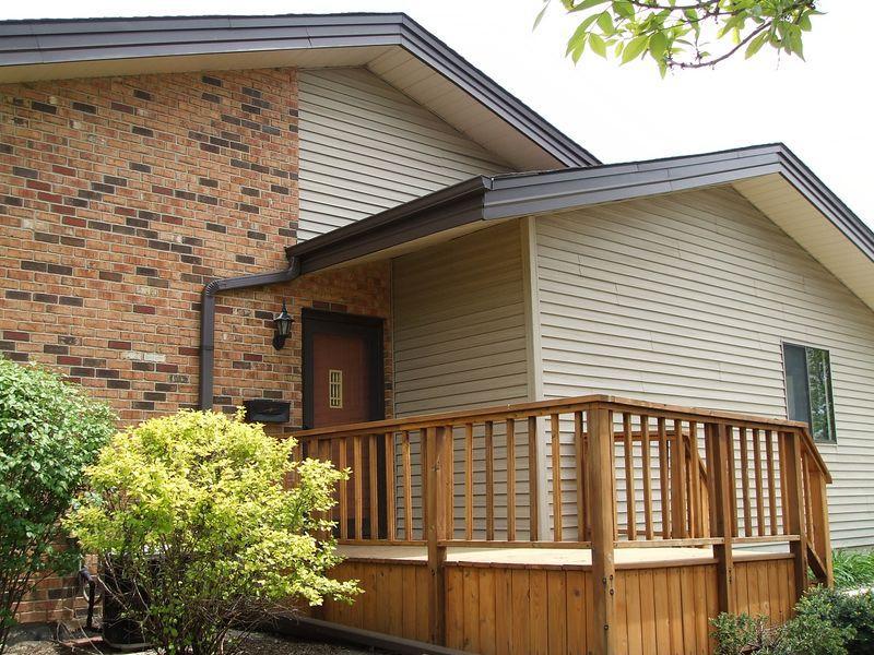 950 Pilgrim Pkwy., Elm Grove, WI 53122
