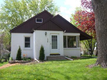 1925 Francis St., Waukesha, WI 53188