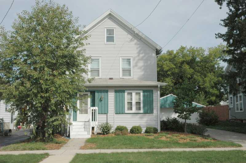 1114 Beechwood Ave., Waukesha, WI 53186