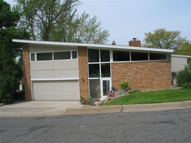 1718 Sunset Dr., La Crosse, WI 54601