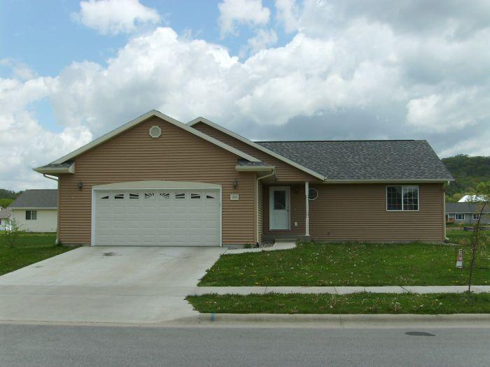 1925 Crooked Ave., Holmen, WI 54636