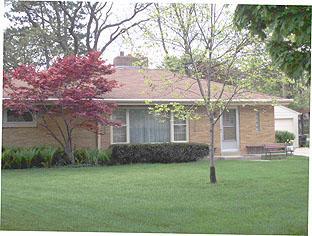 2107 Crestview Ct., Wauwatosa, WI 53226
