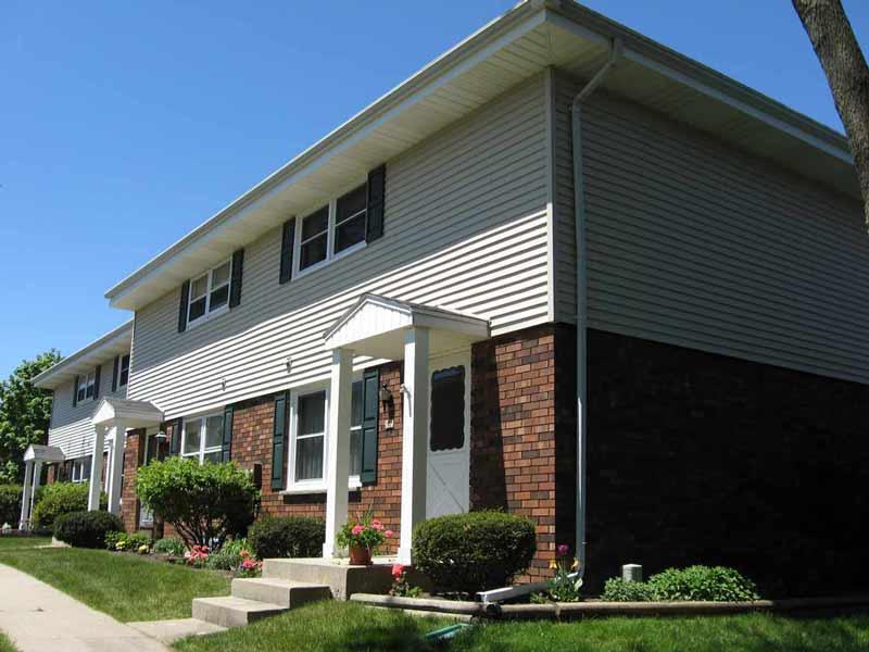 733 Imperial Ct., West Bend, WI 53095