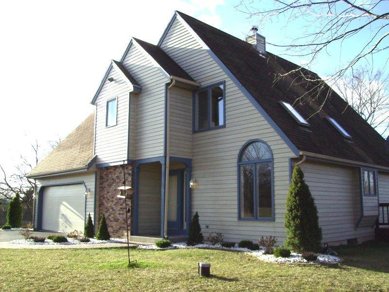 7955 Salisbury Rd, Barton, WI 53090