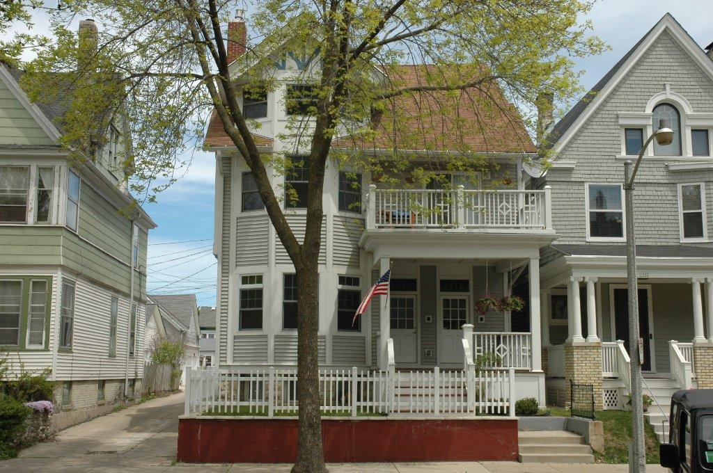 1516 E Kane Pl., Milwaukee, WI 53202