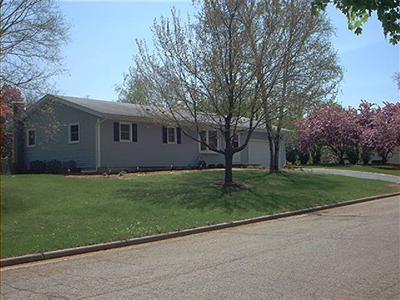 200 Maple Dr., Waterloo, WI 53594
