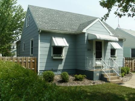 2011 Green Bay St., La Crosse, WI 54601
