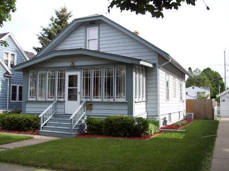 131 Harrison Ave, Waukesha, WI 53186