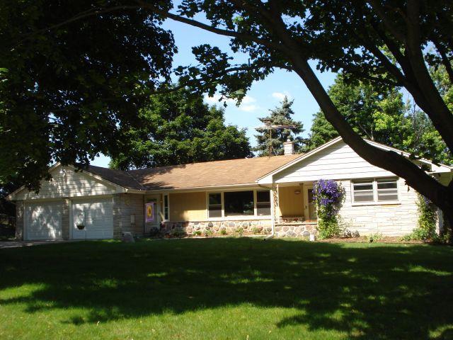 3645 Ventura Cir., Brookfield, WI 53045