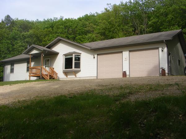 N2952 W Pine Hill Rd., Manchester, WI 54615
