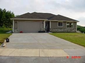 181 Nordic Ln., Slinger, WI 53086