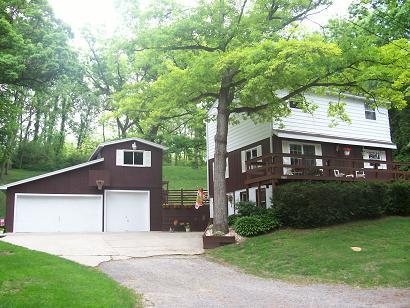 N9176 Ravine Dr, East Troy, WI 53120