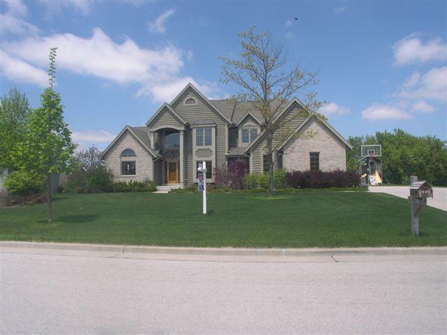 5232 W Princeton Pines, Franklin, WI 53132