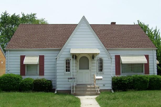 3037 Saint Clair St, Racine, WI 53402