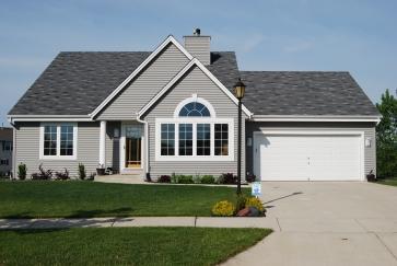 2003 Cloverview Ct., Waukesha, WI 53186