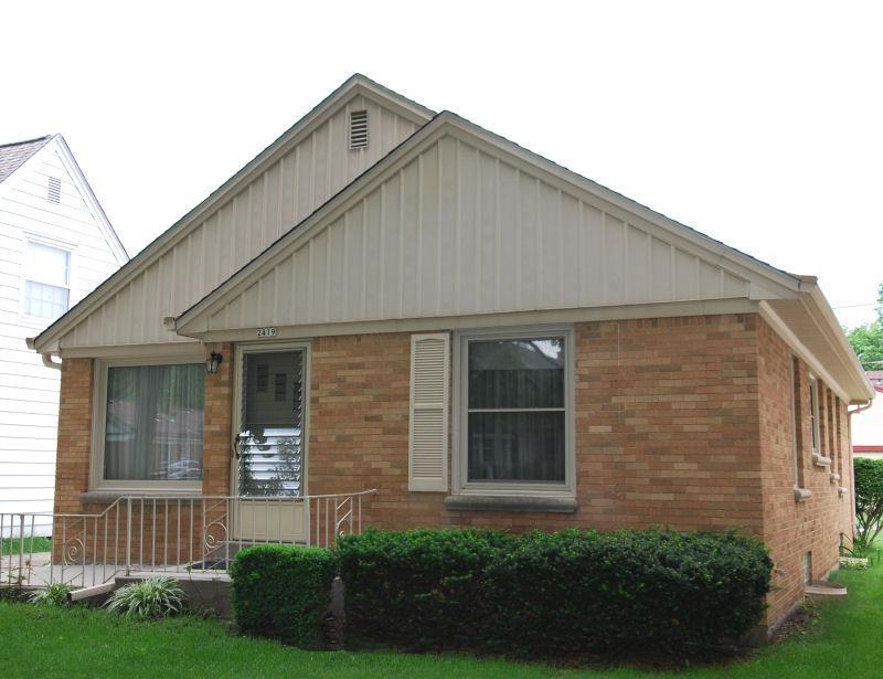 2419 N 84th St., Wauwatosa, WI 53226