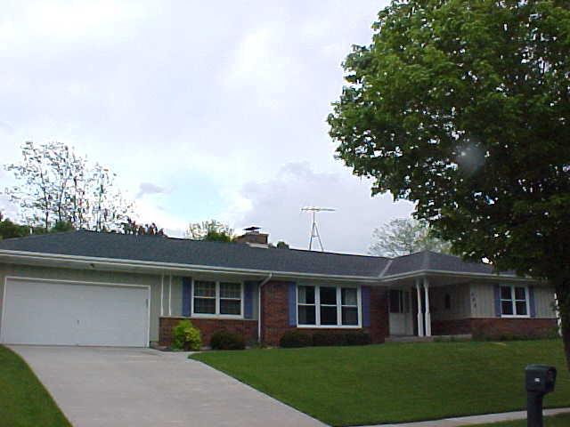 662 W Pierre Ln., Port Washington, WI 53074