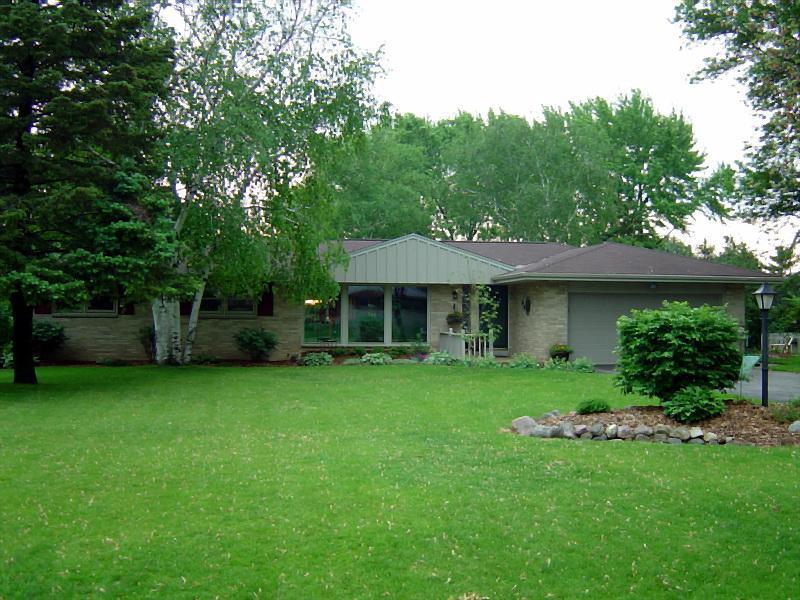 2540 Scheibe Dr., Brookfield, WI 53005