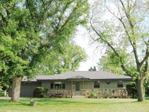 2935 W Valanna Ct., Glendale, WI 53209