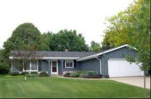 1709 Howlett Ln., Waukesha, WI 53186