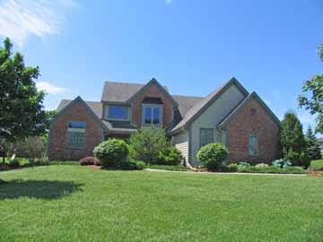 N49W16237 Graysland Dr, Menomonee Falls, WI 53051