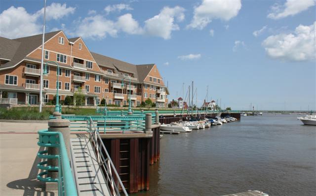 4 Gaslight Dr. #404, Racine, WI 53403