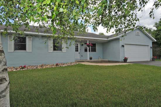 W8211 Woodview Dr., Onalaska, WI 54650