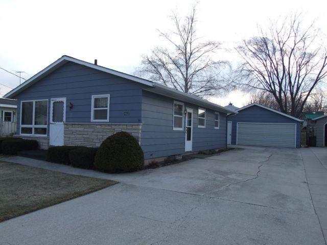 1522 S 36th, Manitowoc, WI 54220