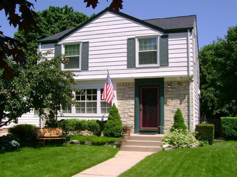 830 E Courtland, Whitefish Bay, WI 53211