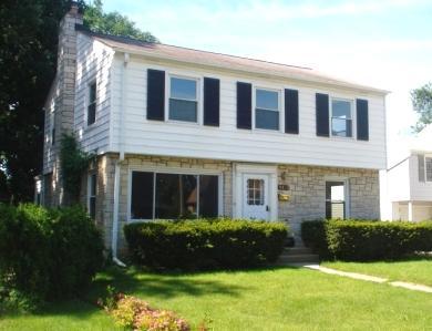 8819 Stickney Ave, Wauwatosa, WI 53226