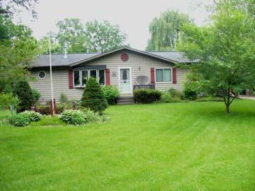 503 Eagle Lake Ave., Mukwonago, WI 53149