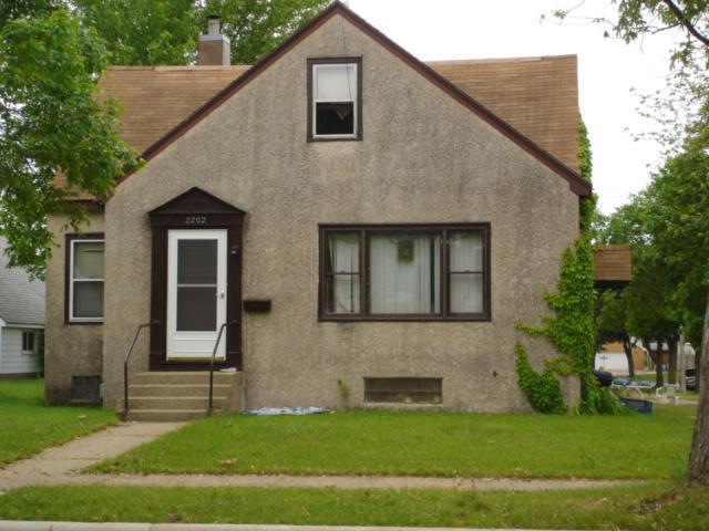 2202 Jackson St., La Crosse, WI 54601
