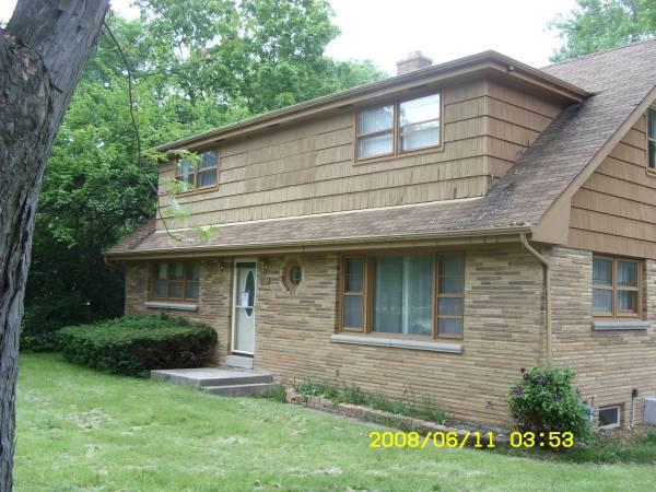 3700 W Edgerton Ave., Greenfield, WI 53221