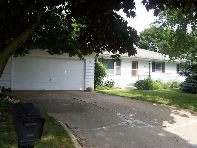 240 S Woodland Dr, Whitewater, WI 53190
