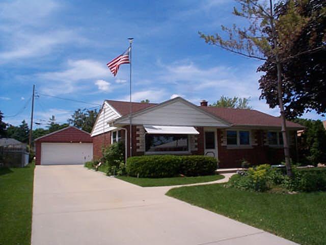 4469 S 65th St., Greenfield, WI 53220