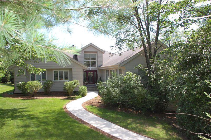 3190 Brehon Ct., Brookfield, WI 53005