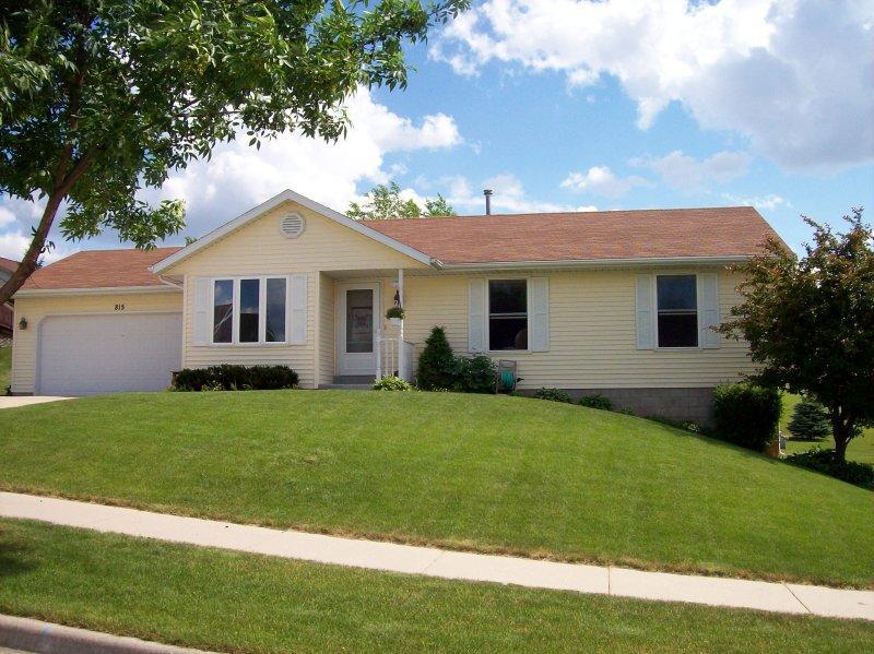 815 Oakfield St., West Bend, WI 53090