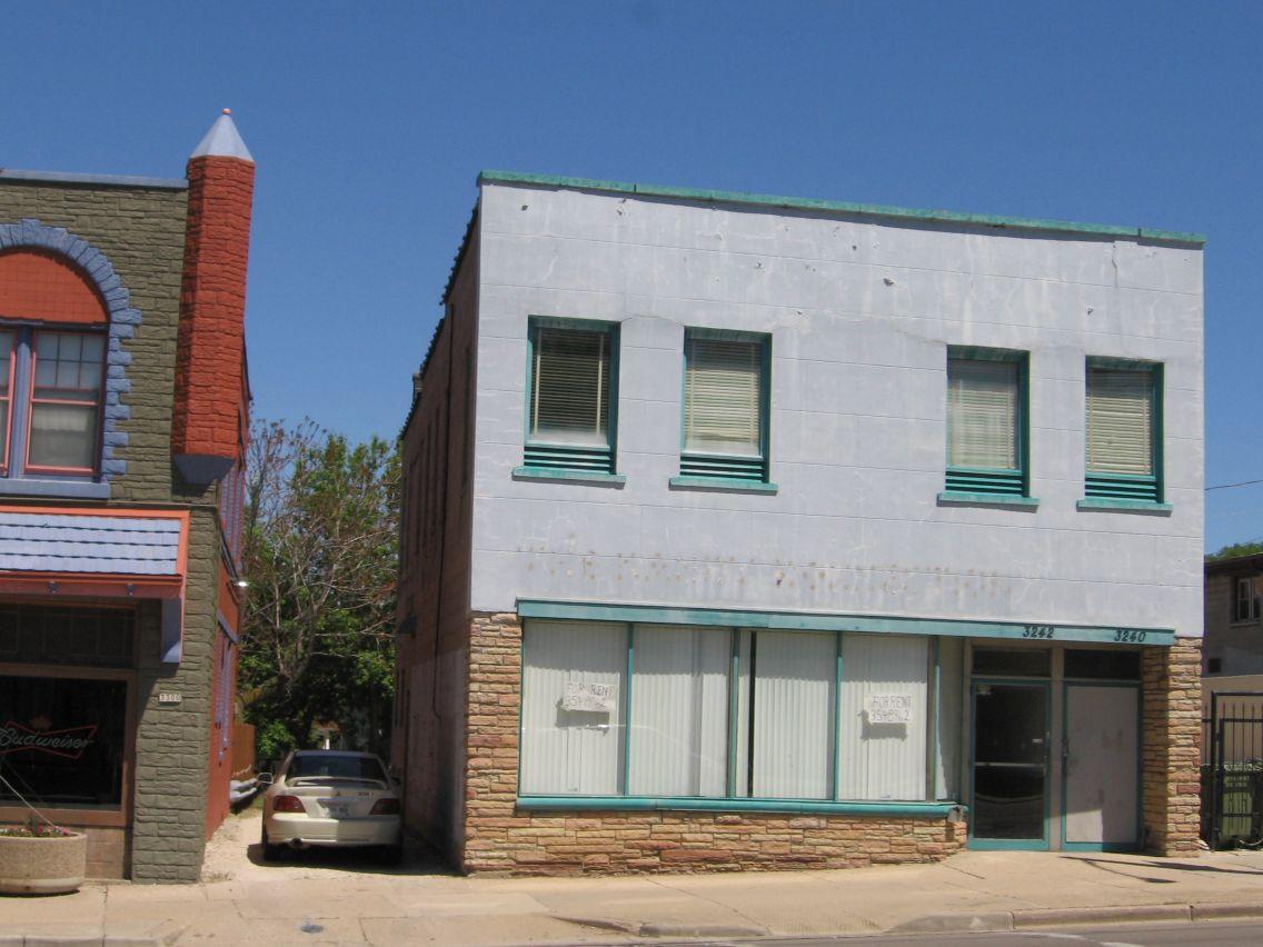 3240 W National Ave., Milwaukee, WI 53215