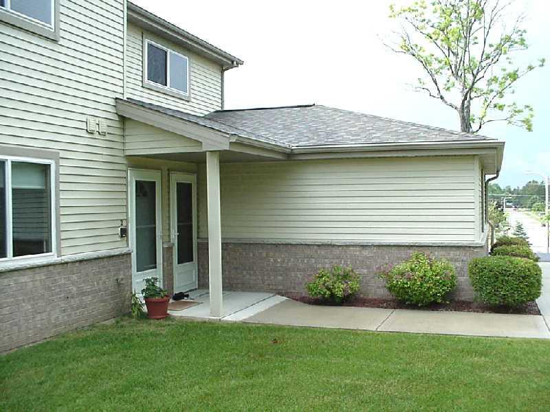 842 Evergreen Dr. #1, Hartford, WI 53027