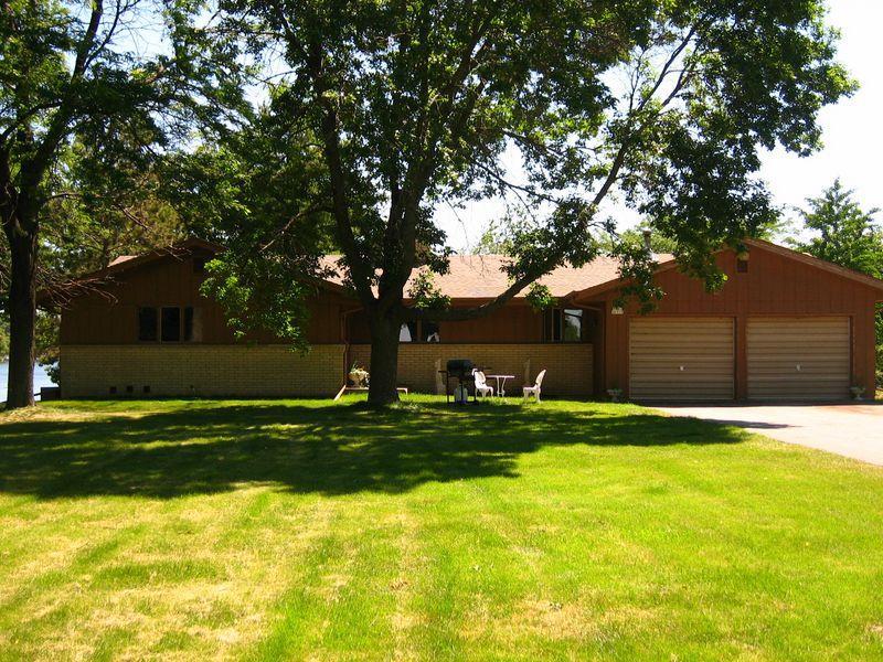 W353N6310 Snyder Ln., Oconomowoc, WI 53066