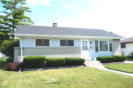 2900 Rosalind Ave, Racine, WI 53403