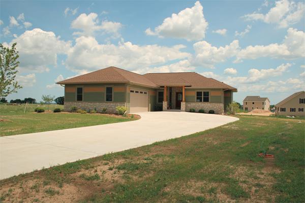 2050 Highland Ct., Slinger, WI 53086